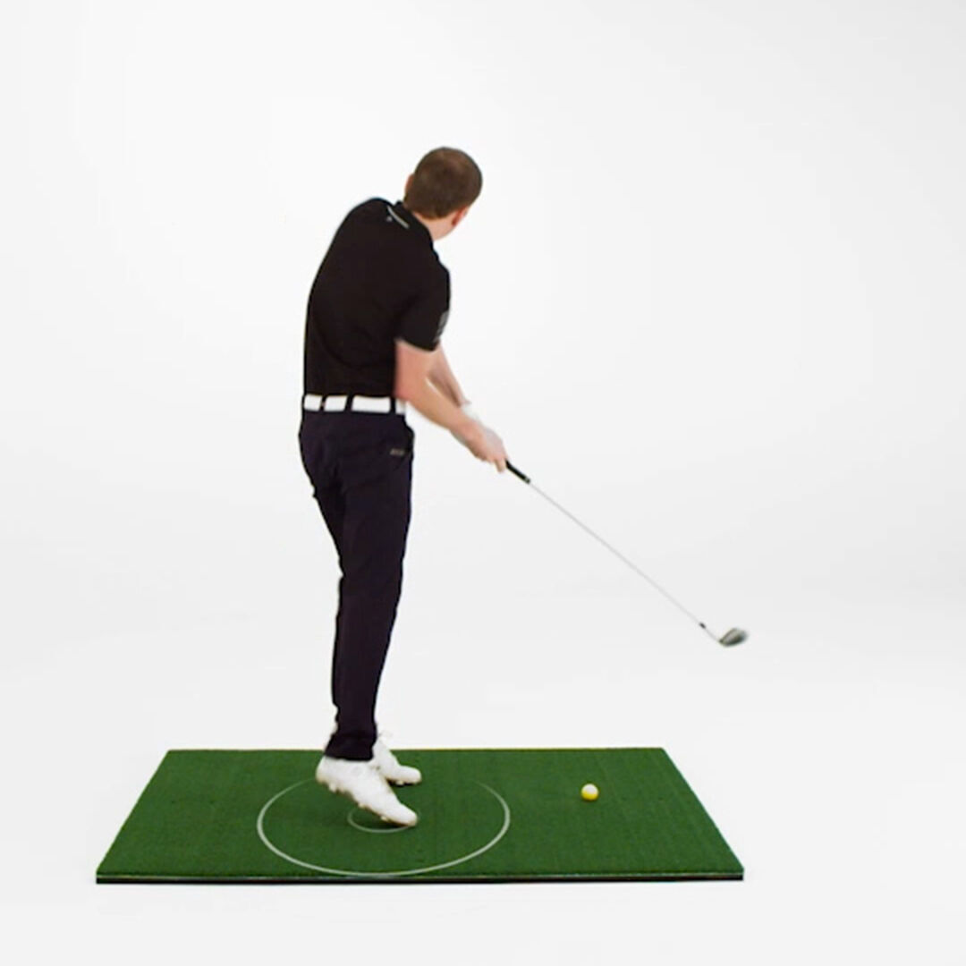 player-pushing-up-strongly