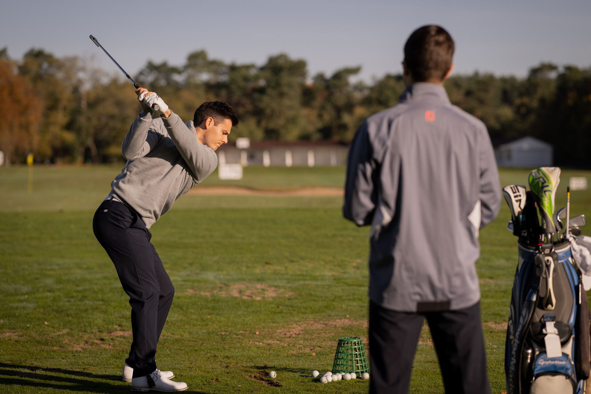 unweighting-in-backswing